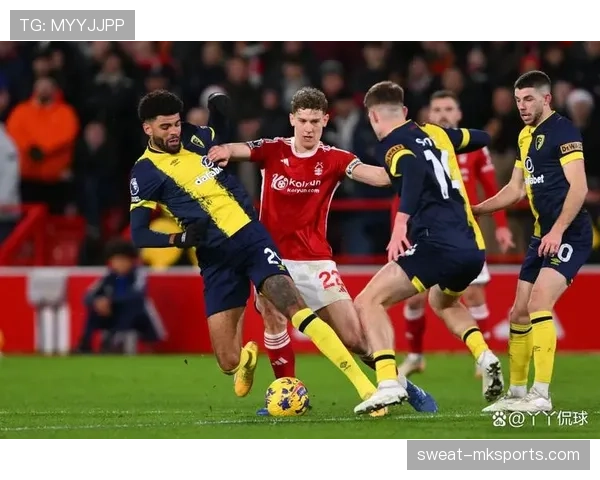 伯恩茅斯活力球场迎来历史性一刻:新设施启用引爆球迷热情 伯恩茅斯活力球场迎来历史性一刻:新设施启用引爆球迷热情