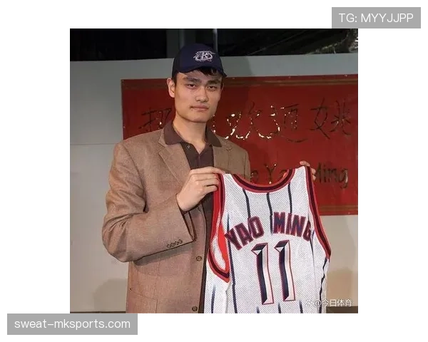 姚明退役后这身材管理也太真实了，当年NBA顶薪拿得值不值？